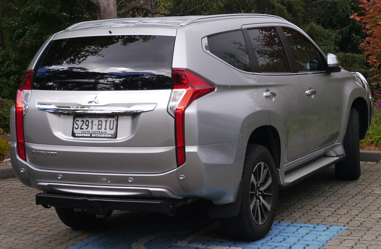 Mitsubishi Pajero Sport 2018 Dakar 3