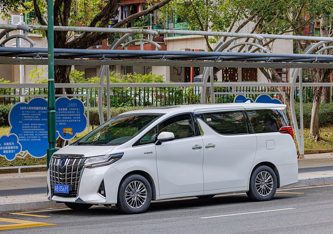 Toyota Alphard 2024 SC 3