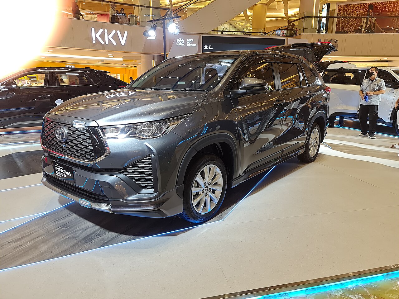 Toyota Innova Zenix 2024 V Hybrid