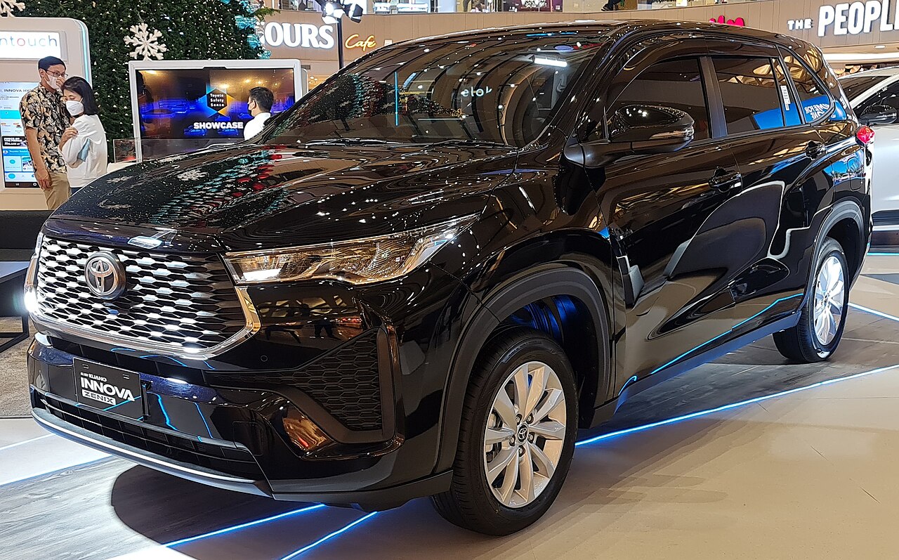 Toyota Innova Zenix 2024 V Hybrid 2